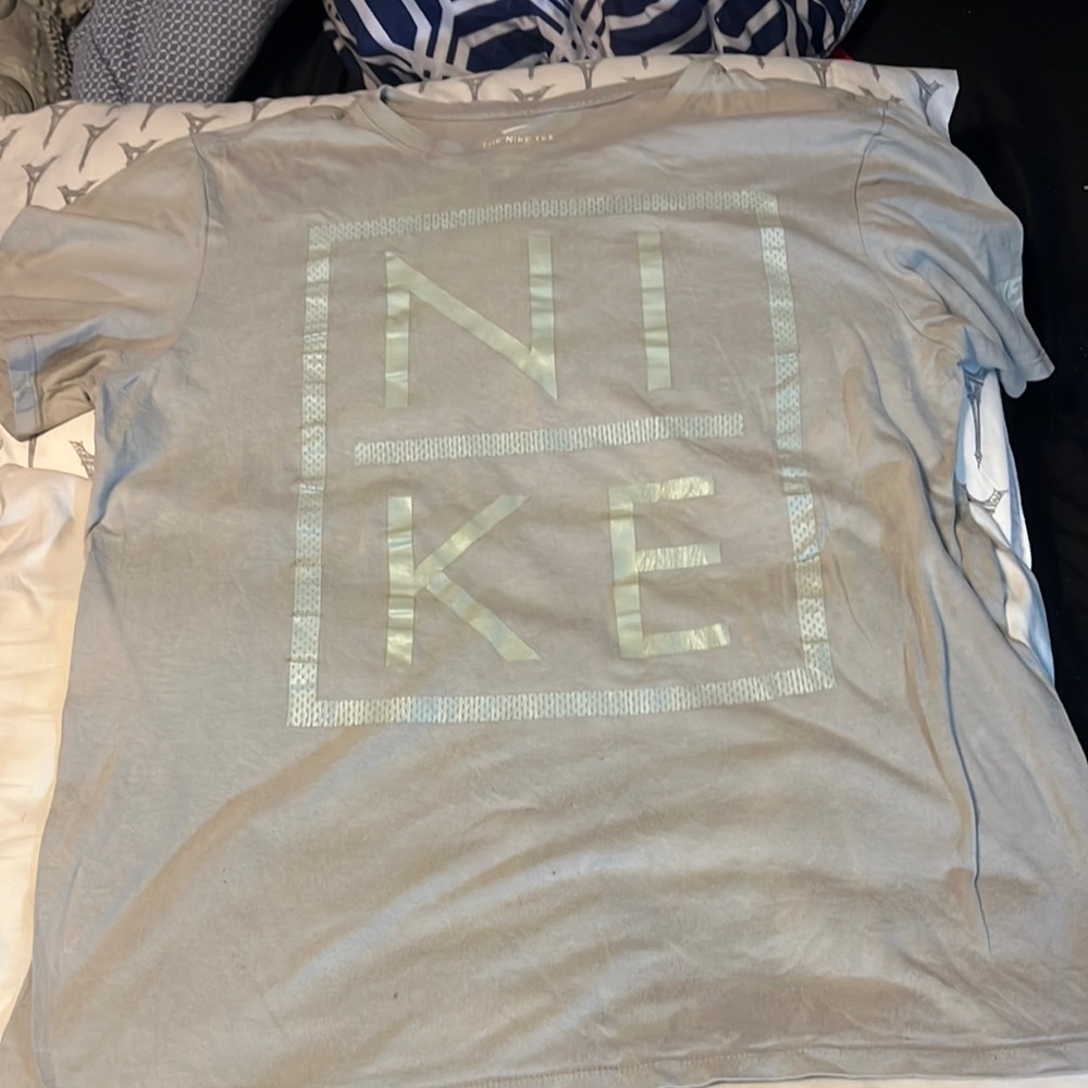 Women’s NIKE tee